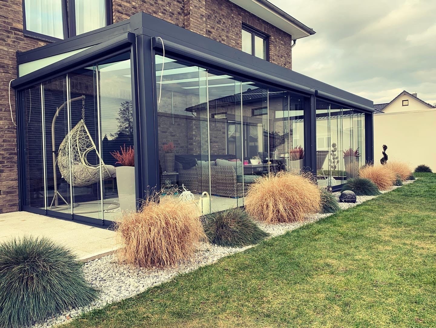 Veranda Noord Nederland — moderne aluminium veranda in de achtertuin
