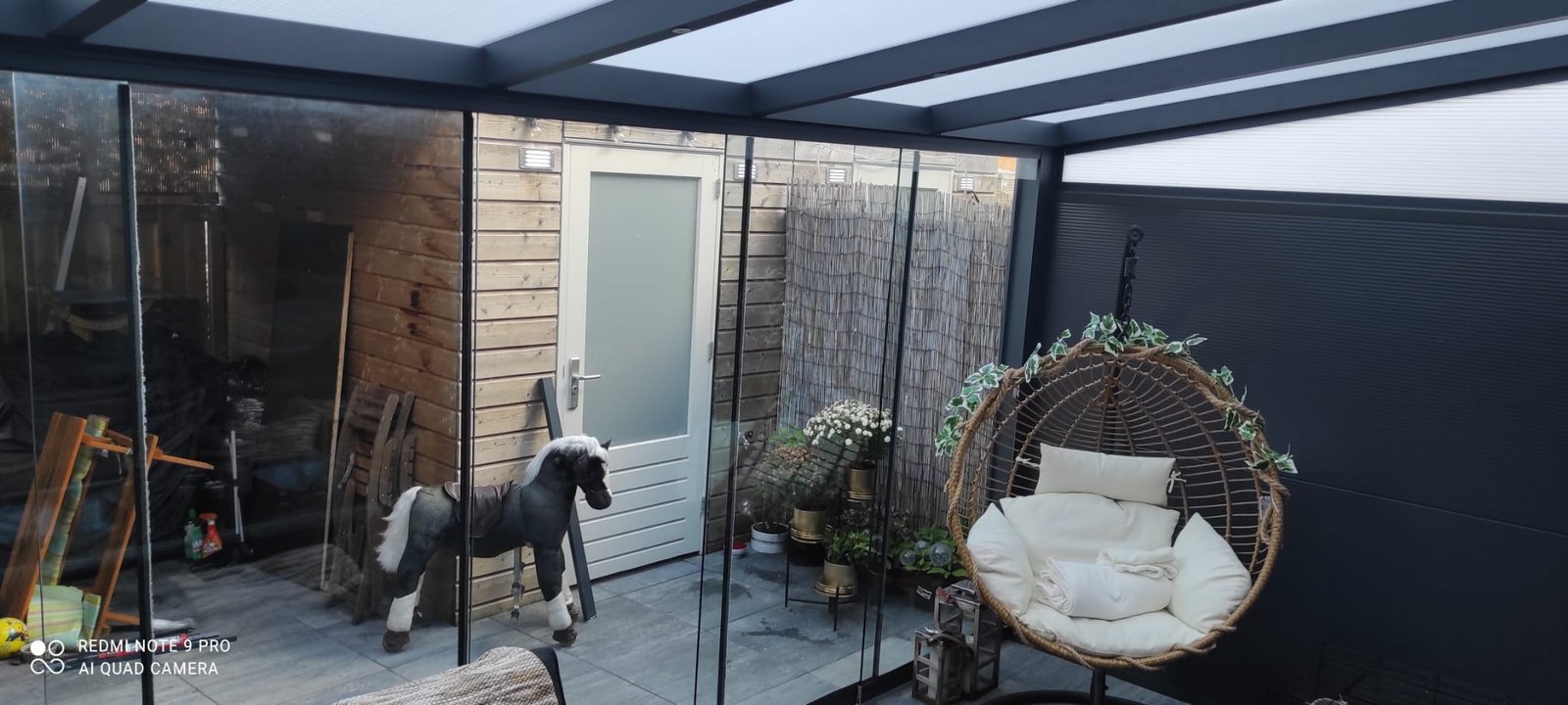 Stijlvolle interieurverlichting in aluminium structuur